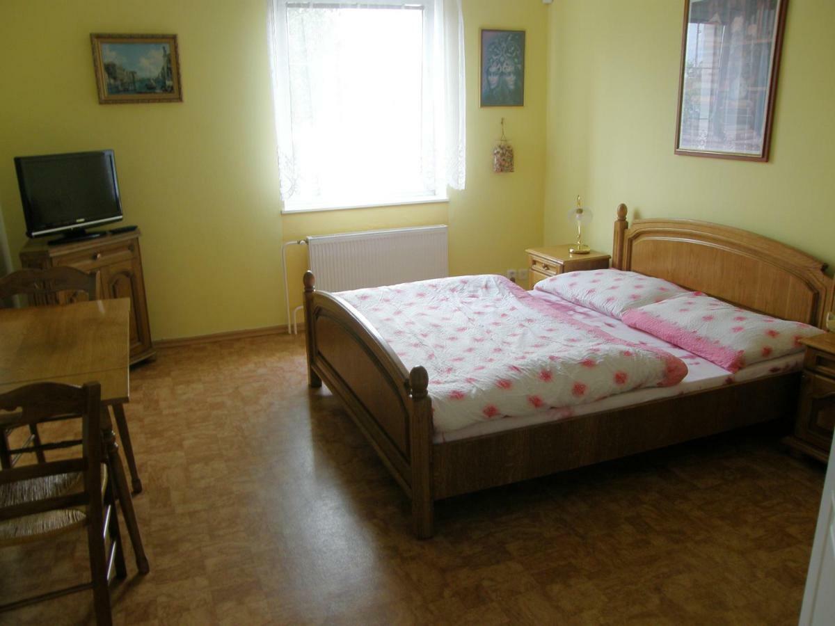 Hotel Penzion Cizku U Trebone Zewnętrze zdjęcie